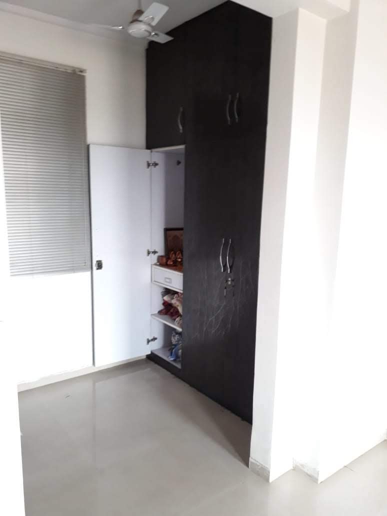 Ajnara Grand Homes : 2BHK Semi Furnished Flat For Rent in Sector 74, Noida