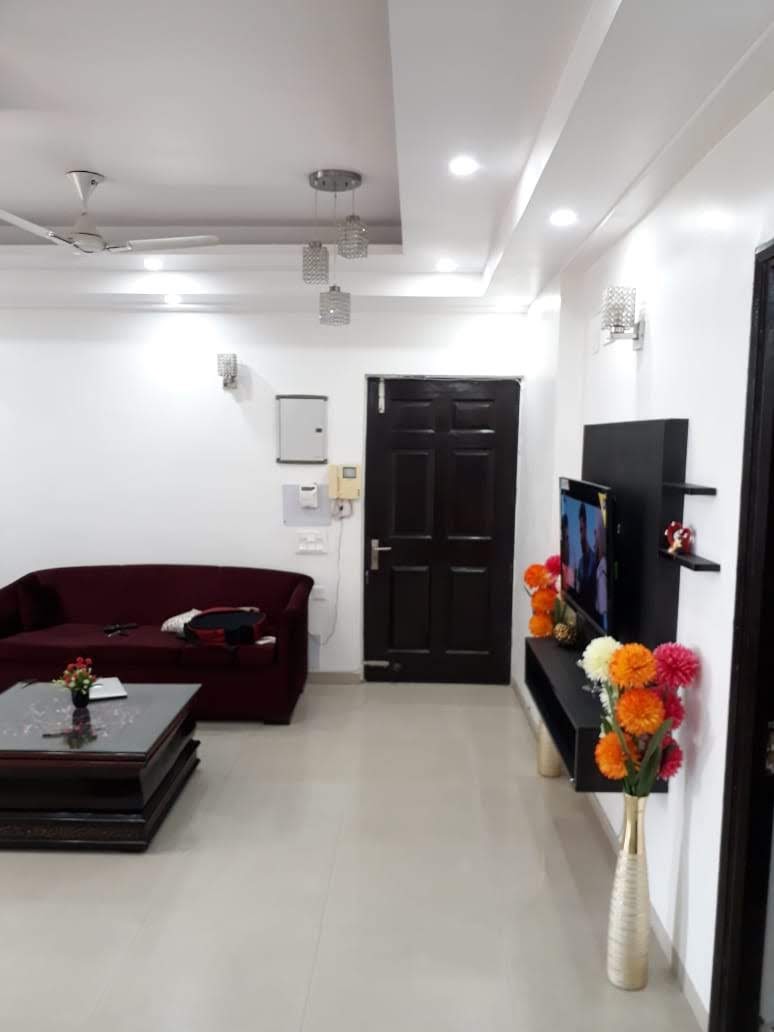 Ajnara Grand Homes : 2BHK Semi Furnished Flat For Rent in Sector 74, Noida