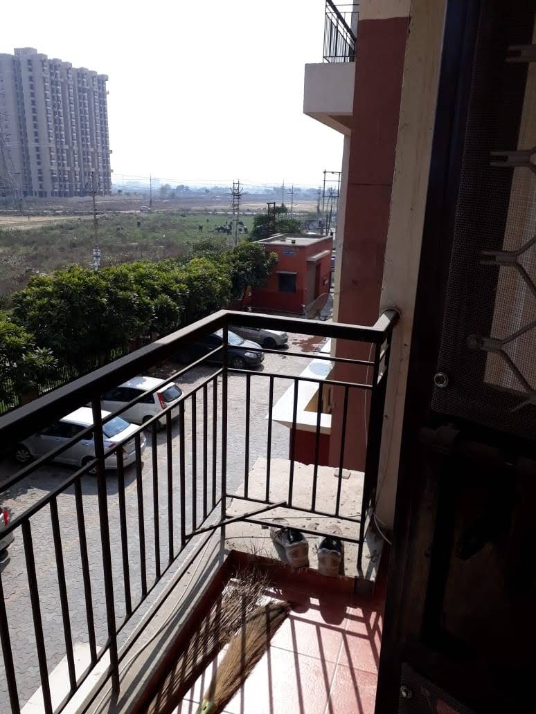 Ajnara Grand Homes : 2BHK Semi Furnished Flat For Rent in Sector 74, Noida