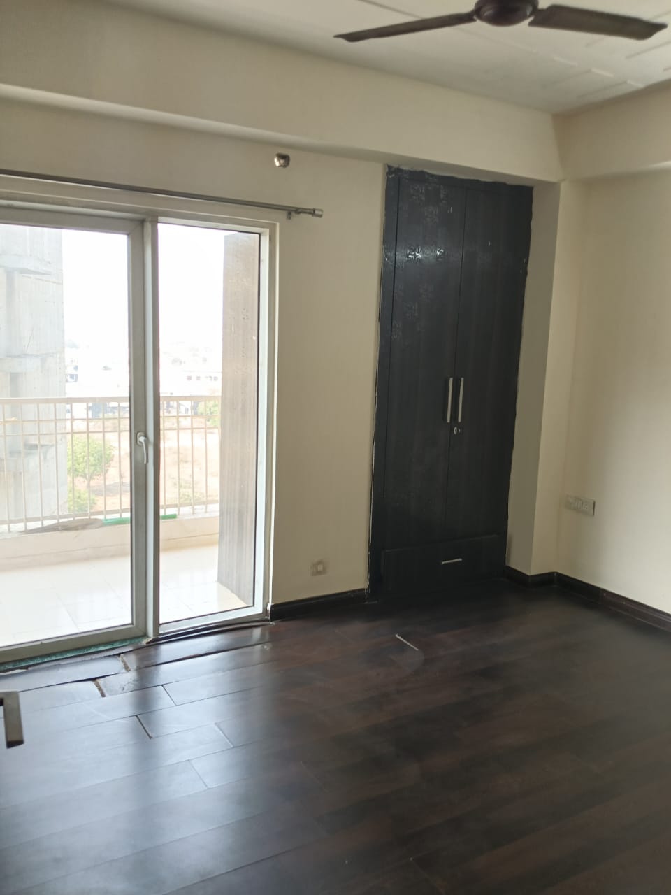 Ajnara Homes : 2BHK Semi Furnished Flat For Rent in Sector 16B, Noida Extension 