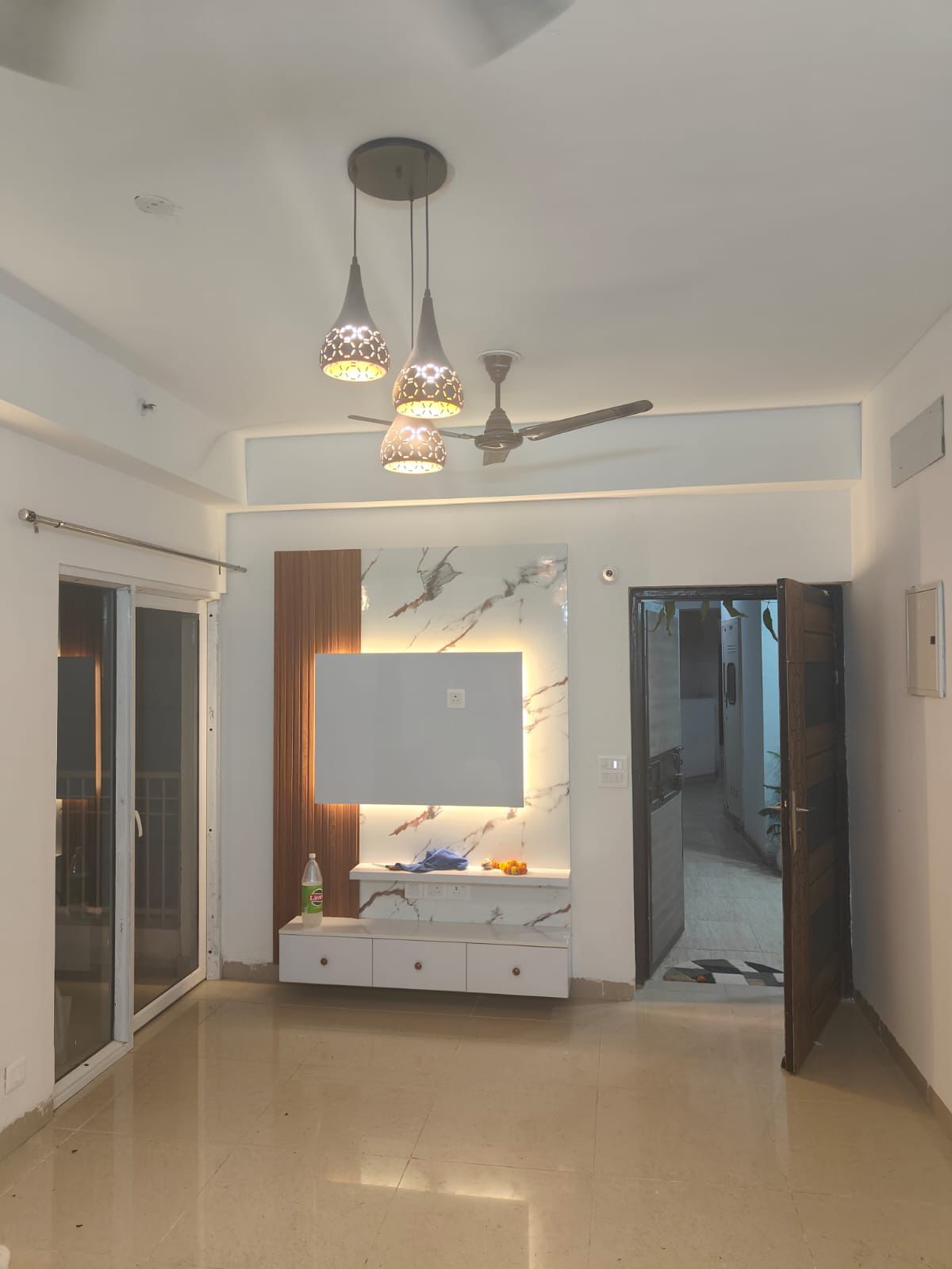 Ajnara Homes : 2BHK Semi Furnished Flat For Rent in Sector 16B, Noida Extension 