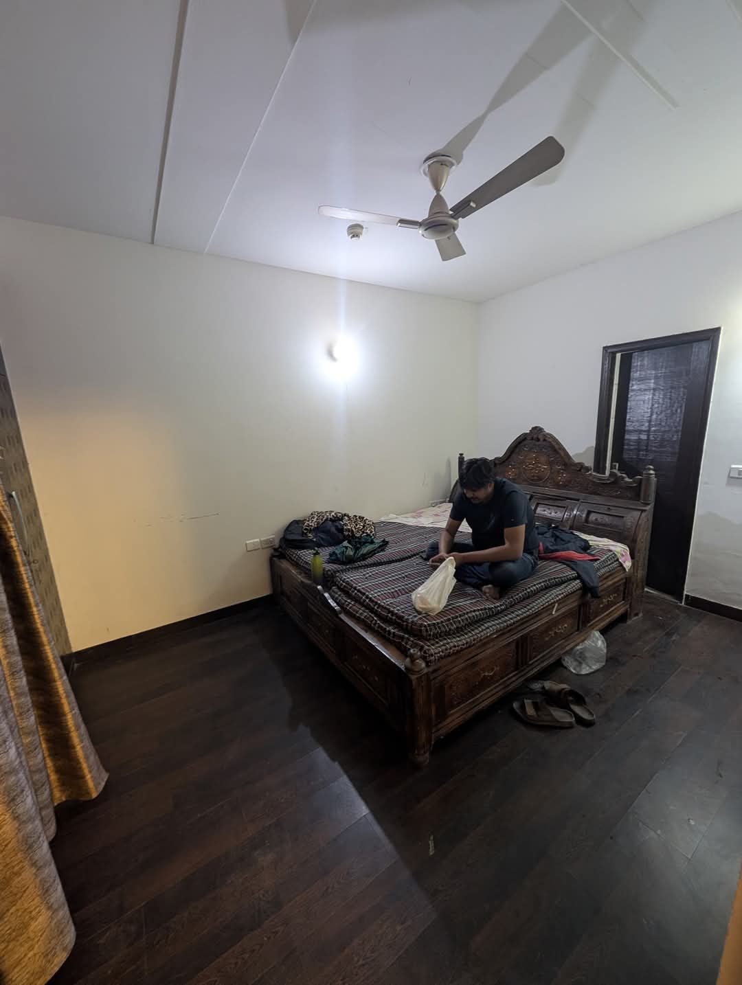 Ajnara Homes : 3 BHK Semi Furnished Flat for rent in Sector 16B, Noida Extension
