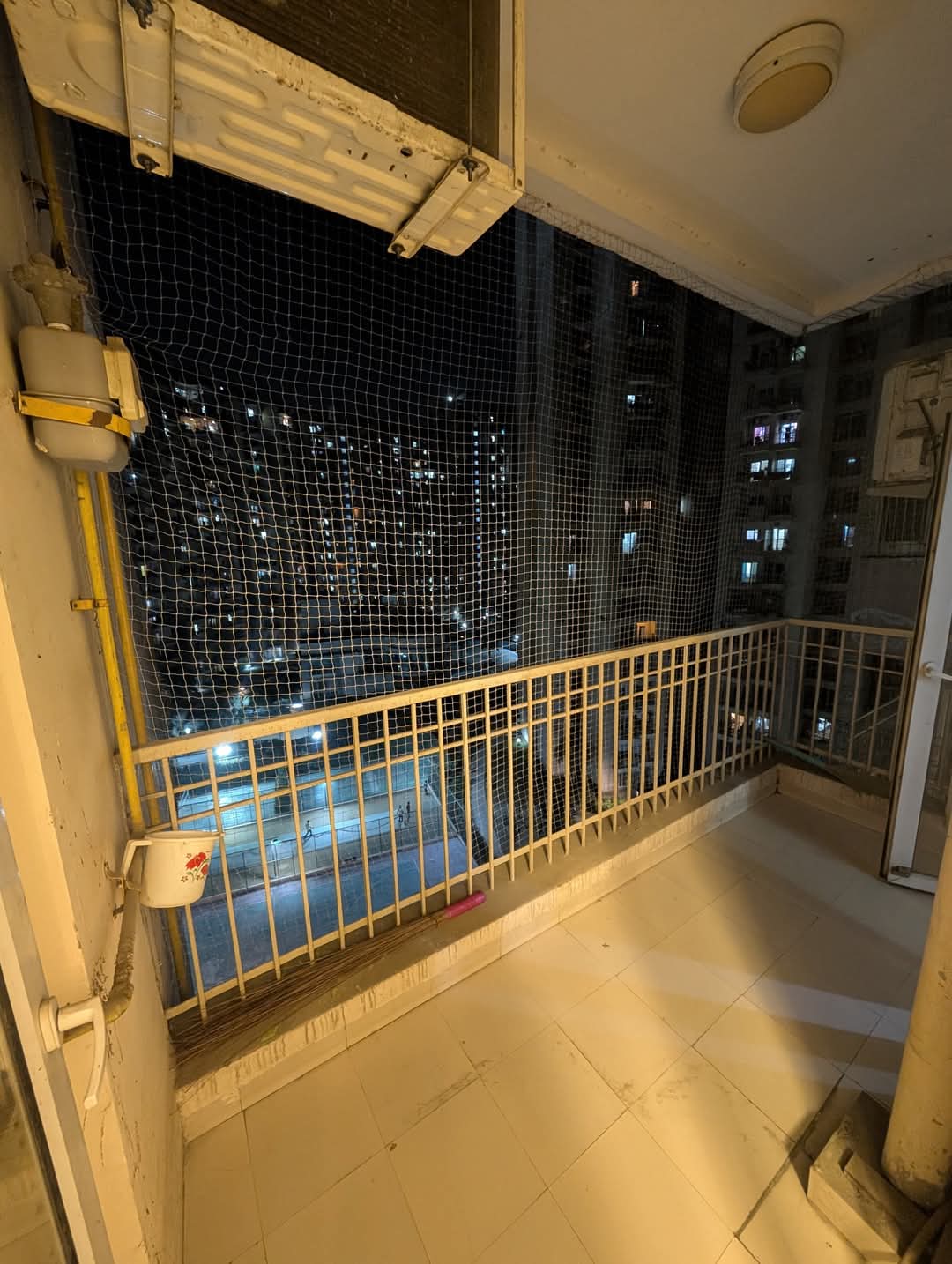 Ajnara Homes : 3 BHK Semi Furnished Flat for rent in Sector 16B, Noida Extension