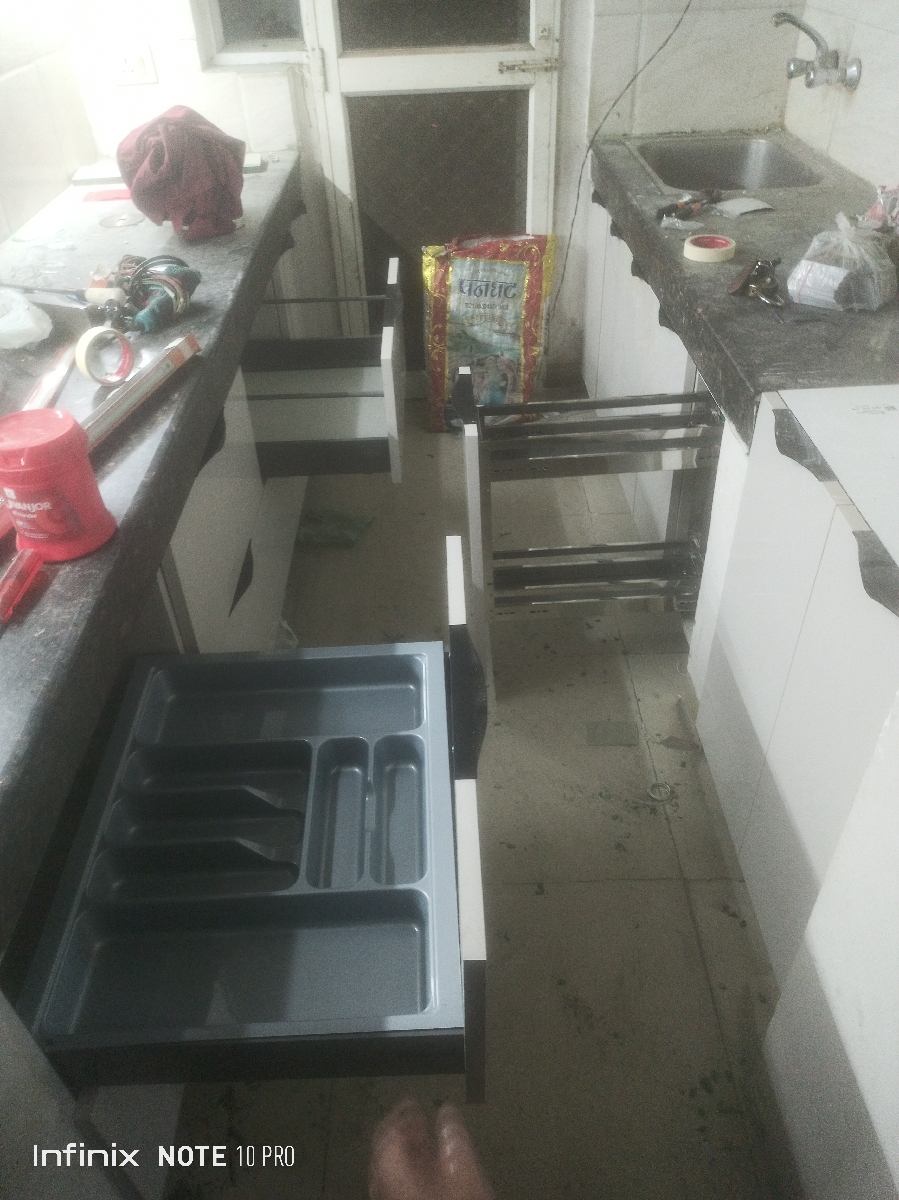 Ajnara Homes : 3 BHK Semi Furnished Flat For Rent in Sector 16B, Noida Extension
