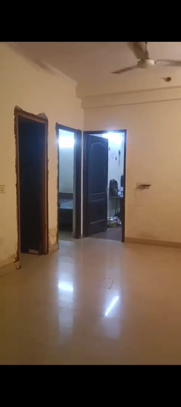 Ajnara Le Garden : 2 BHK Semi Furnished Flat For Rent in Sector 16B, Noida Extension in Sector 16B, Noida Extension in Sector 16B, Noida Extension 