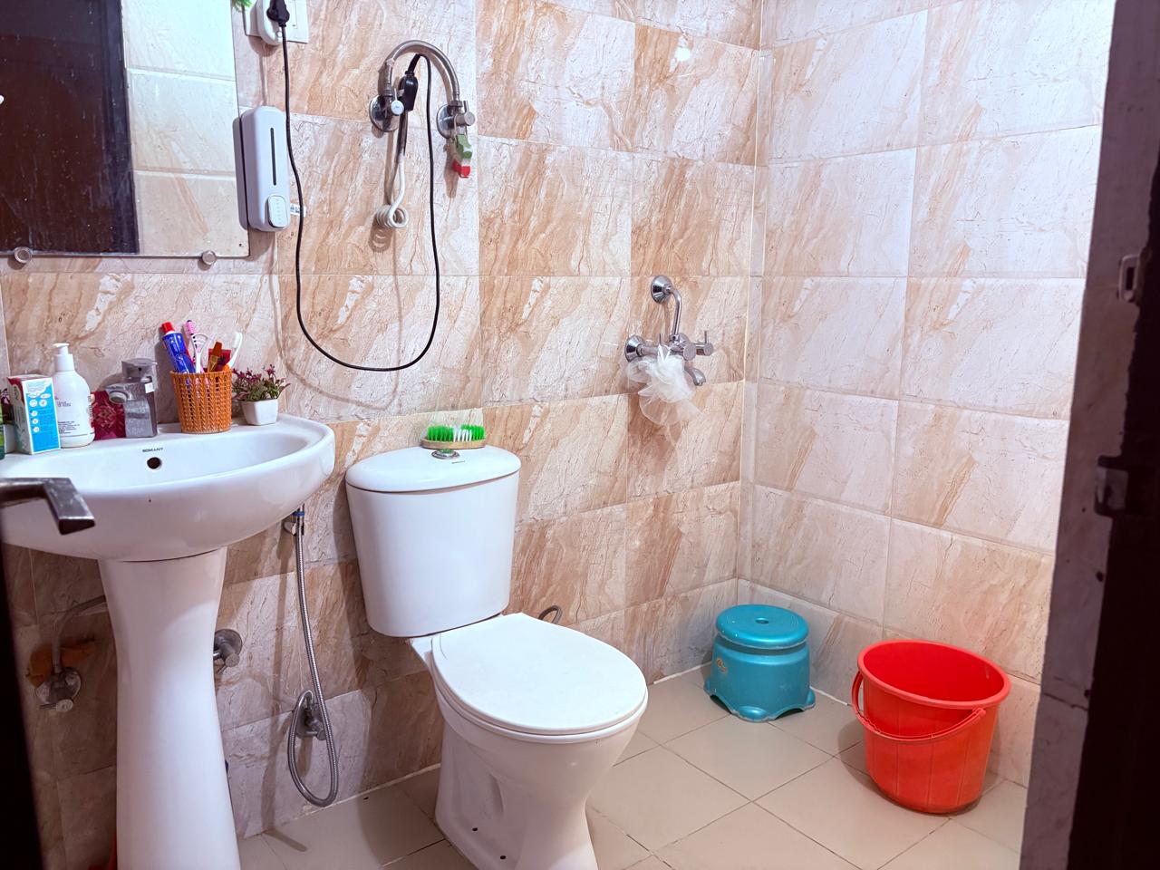 Ajnara Le Garden : 2BHK Semi Furnished Flat For Sell in Sector 16B, Noida Extension