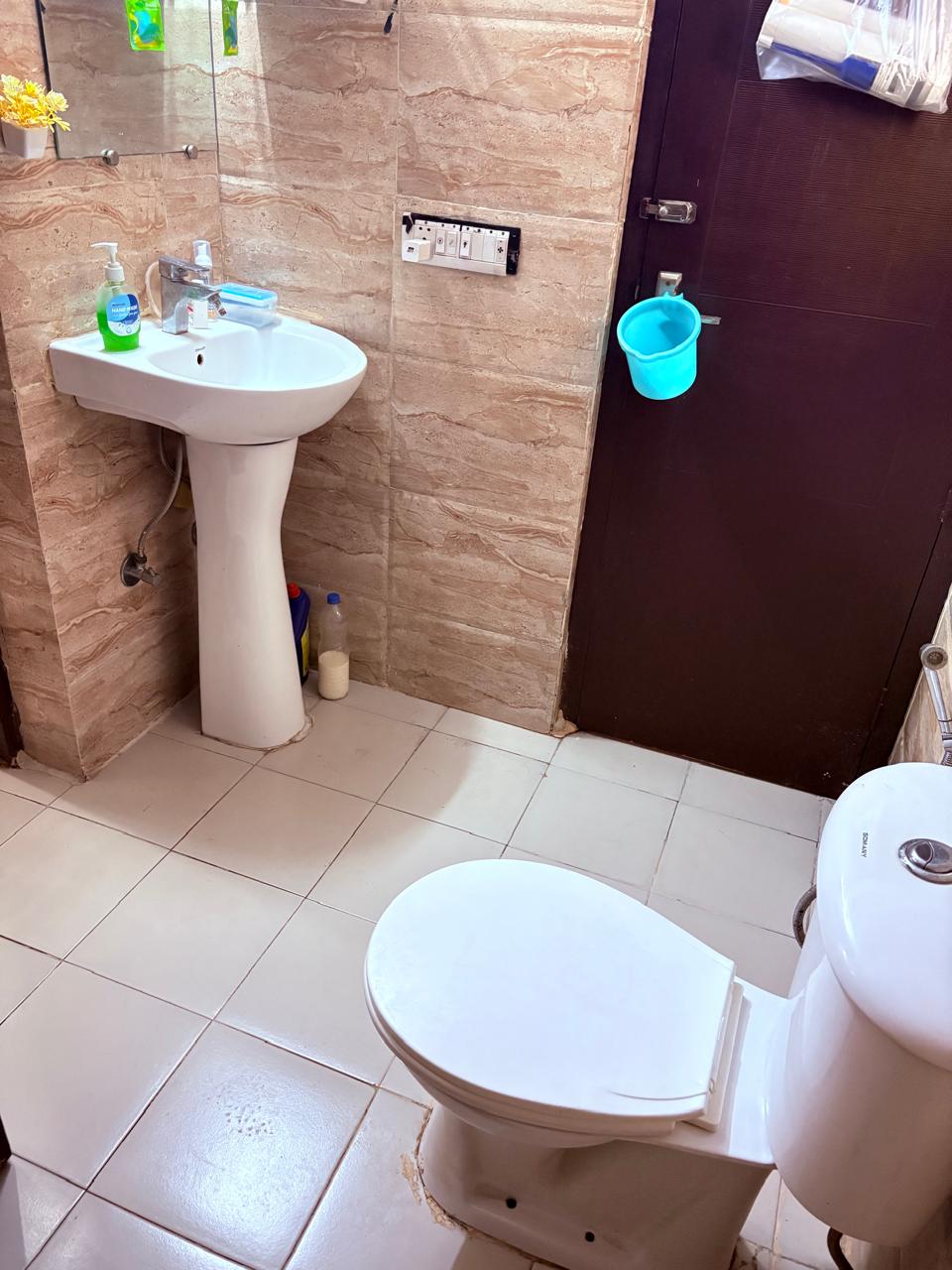 Ajnara Le Garden : 2BHK Semi Furnished Flat For Sell in Sector 16B, Noida Extension