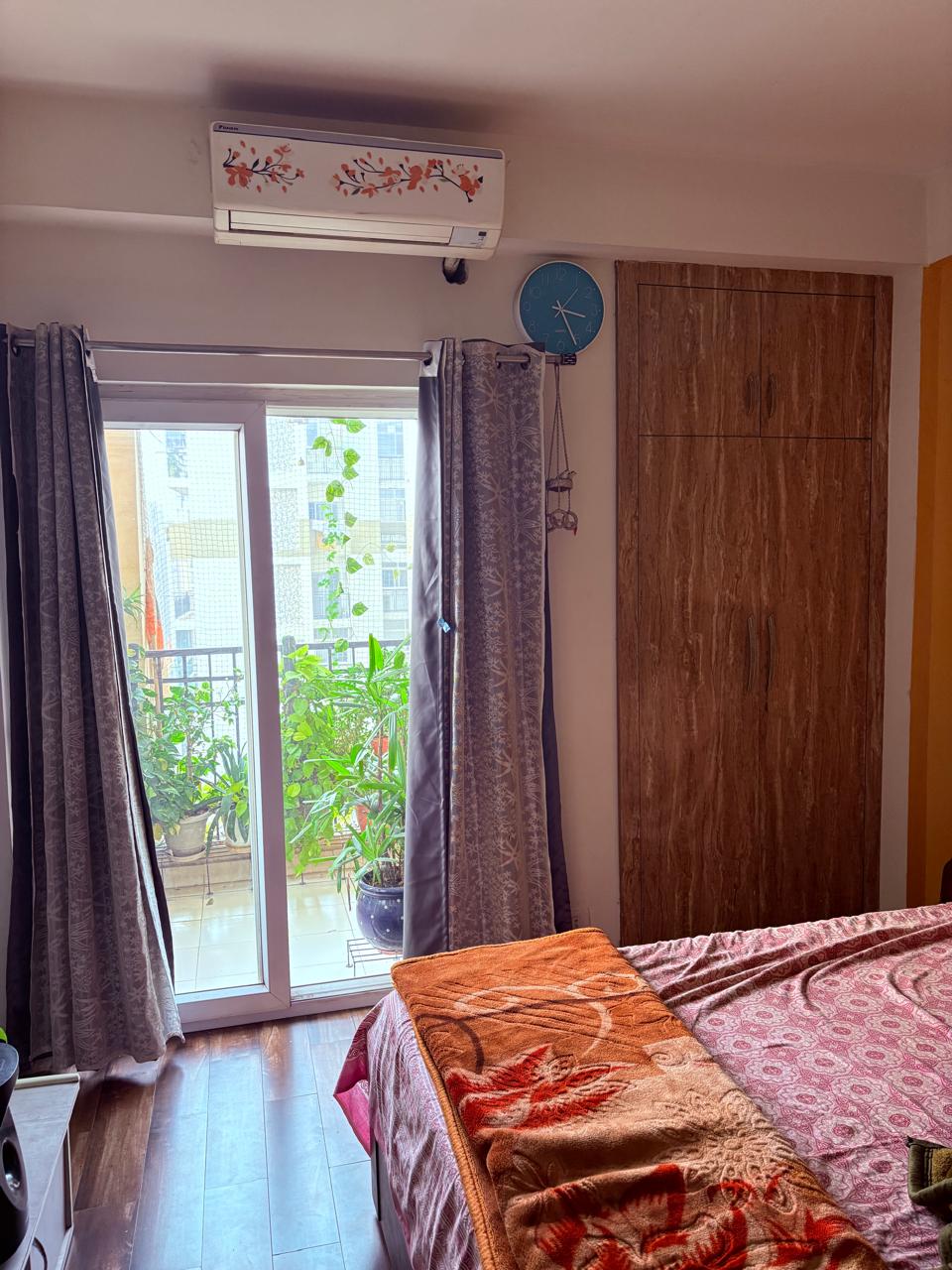 Ajnara Le Garden : 2BHK Semi Furnished Flat For Sell in Sector 16B, Noida Extension