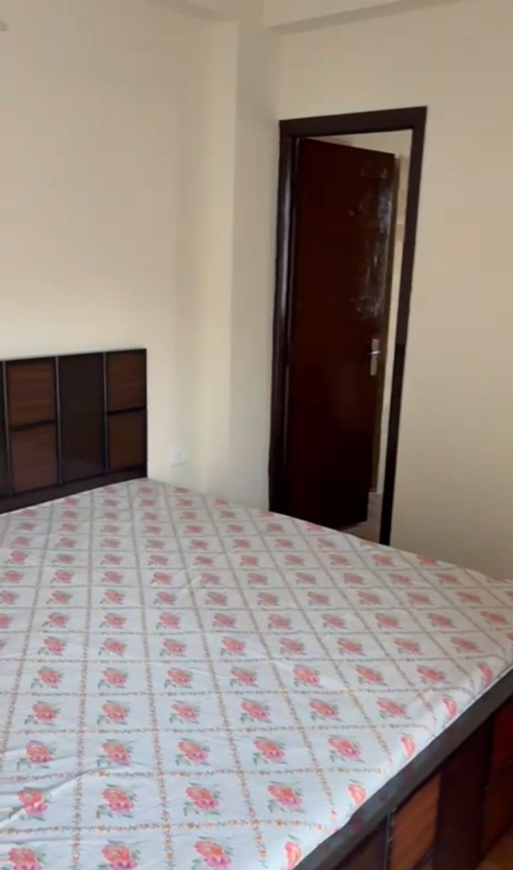 Amrapali Centurian Park : 3 BHK Semi Furnished Flat For Rent in TechZone 4, Noida Extension