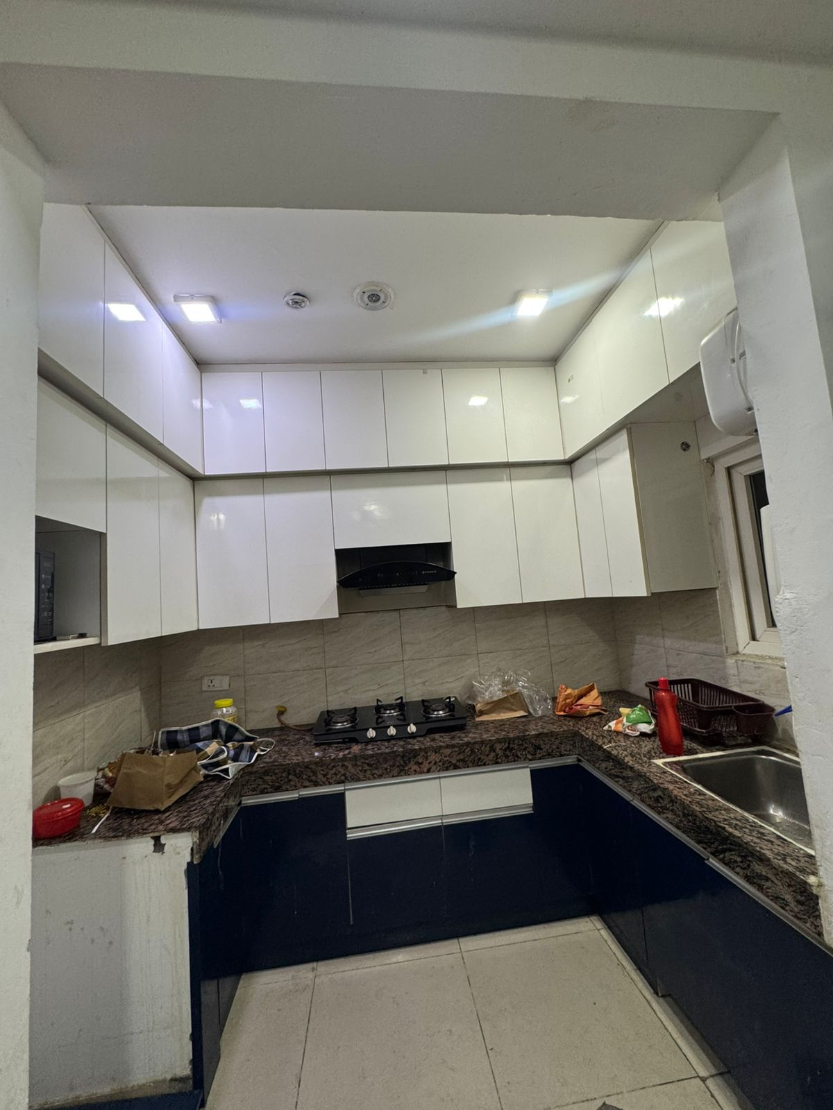 Ajnara Le Garden : 1 Room in Preoccupied 3BHK Fully Furnished Flat For Rent in Sector 16B, Noida Extension