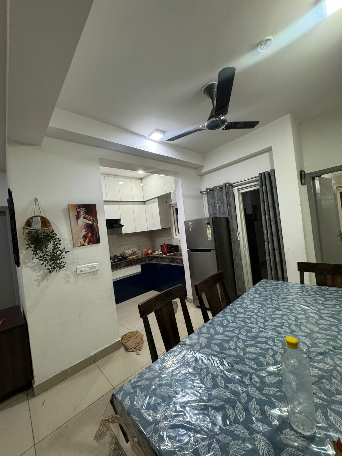 Ajnara Le Garden : 1 Room in Preoccupied 3BHK Fully Furnished Flat For Rent in Sector 16B, Noida Extension