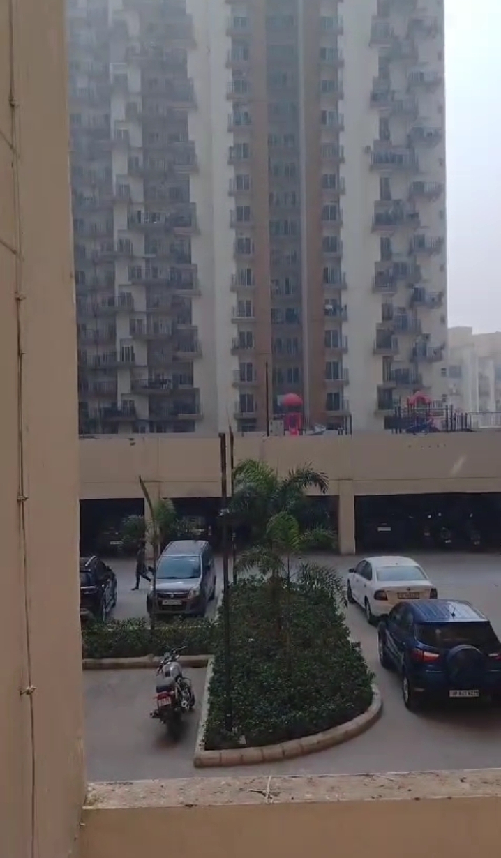 Amrapali Centurian Park : 2 BHK UnFurnished Flat For Sell in TechZone 4, Noida Extension
