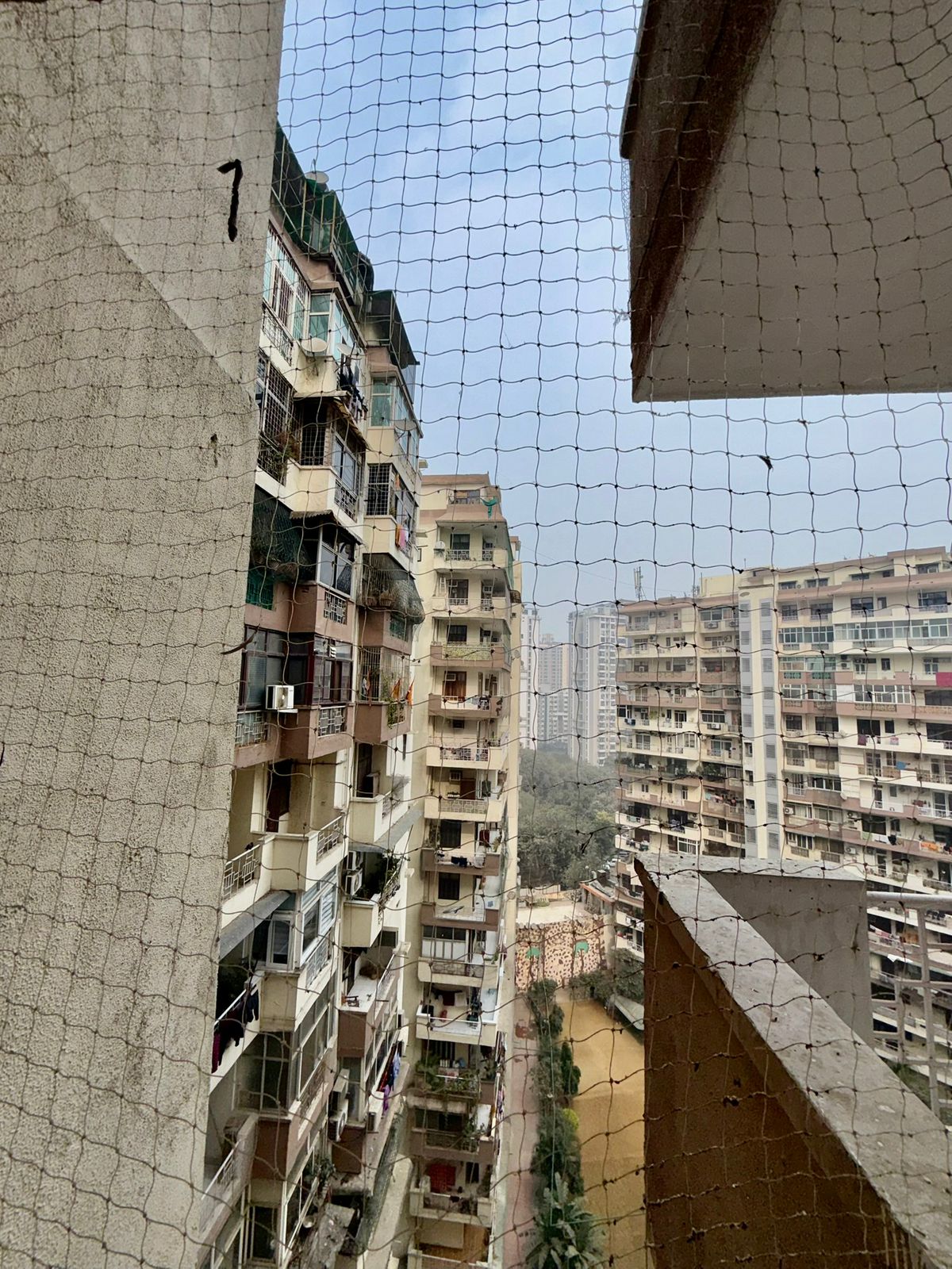 Amrapali Royal, Vaibhav Khand, Ghaziabad : 1BHK Fully Furnished Flat For Rent in Indirapuram, Ghaziabad