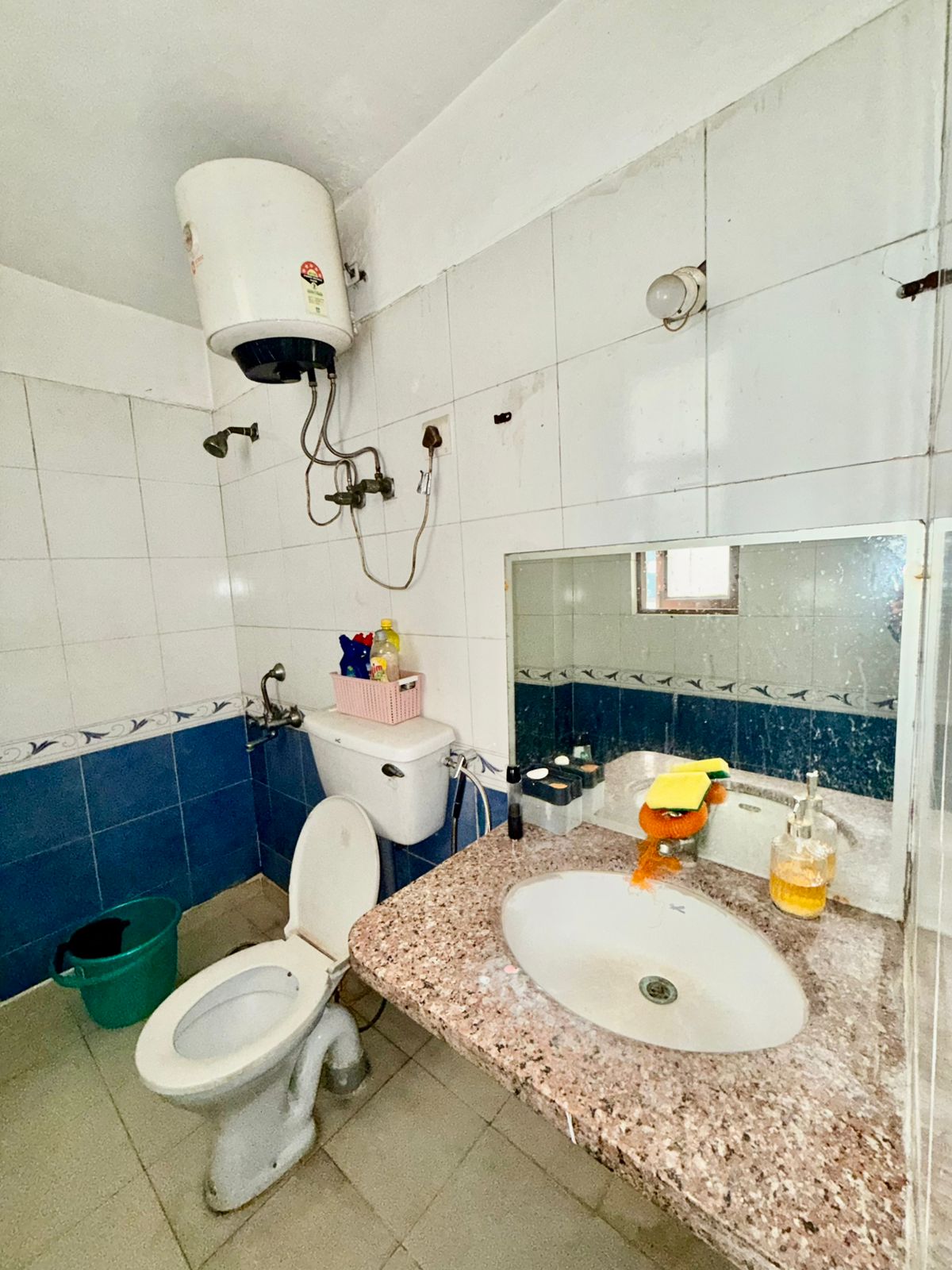 Amrapali Royal, Vaibhav Khand, Ghaziabad : 1BHK Fully Furnished Flat For Rent in Indirapuram, Ghaziabad