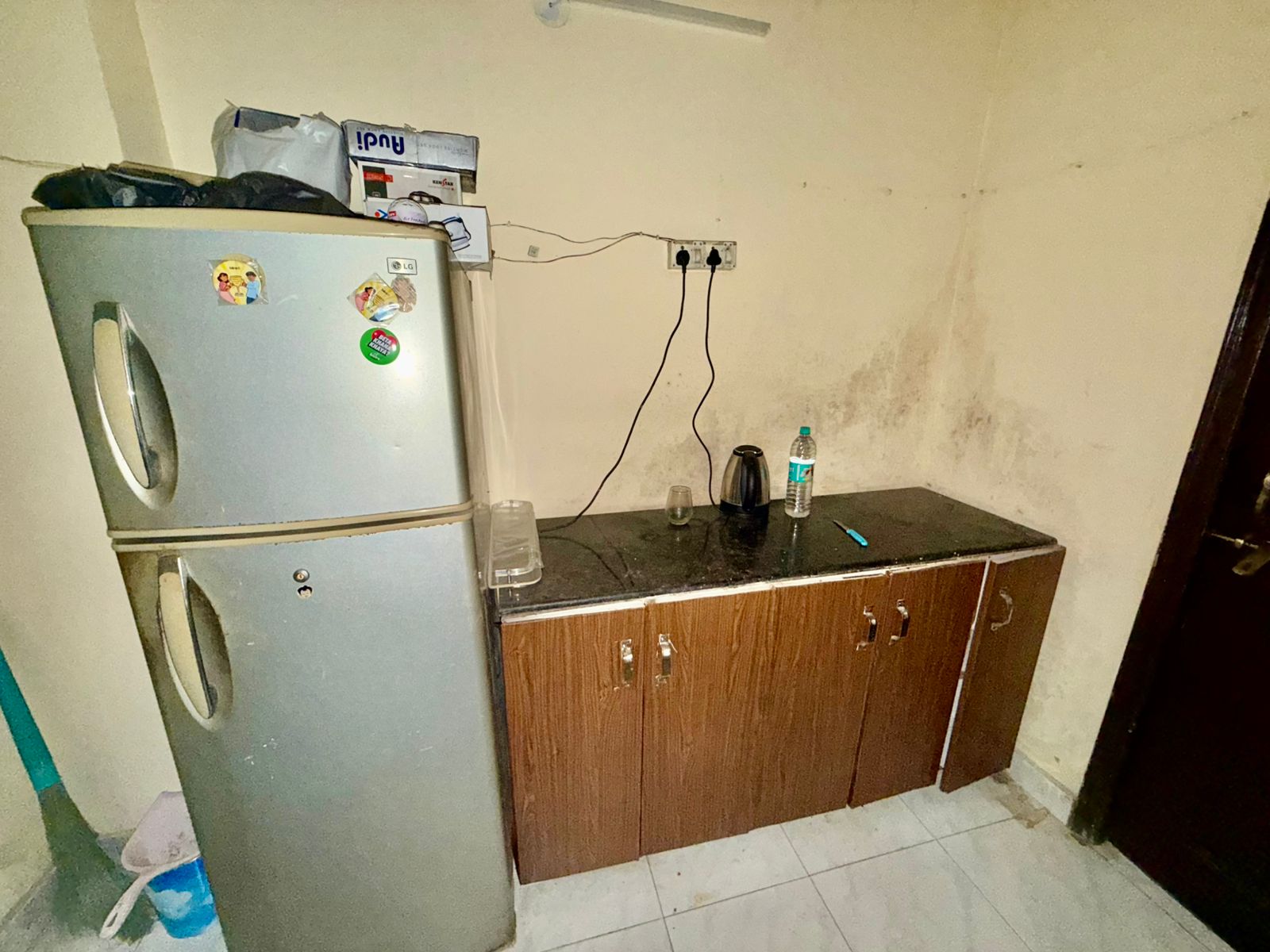 Amrapali Royal, Vaibhav Khand, Ghaziabad : 1BHK Fully Furnished Flat For Rent in Indirapuram, Ghaziabad