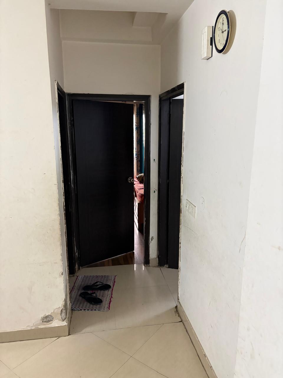 Amaatra Homes : 2 BHK Semi Furnished Flat For Sell in Sector 10, Noida Extension