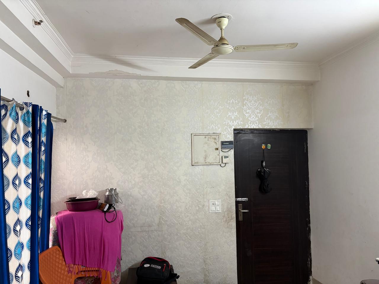 Amaatra Homes : 2 BHK Semi Furnished Flat For Sell in Sector 10, Noida Extension