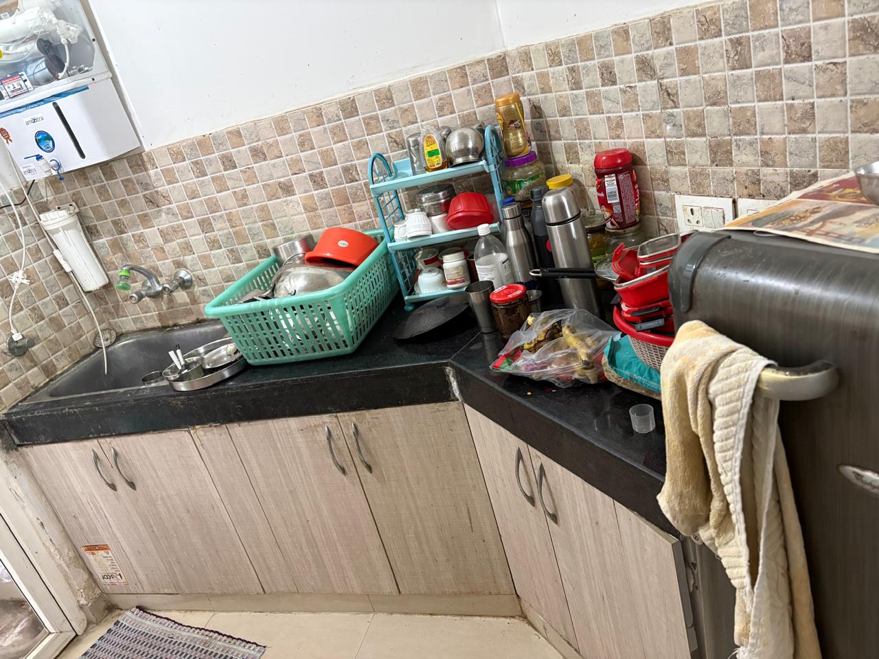 Amaatra Homes : 2 BHK Semi Furnished Flat For Sell in Sector 10, Noida Extension