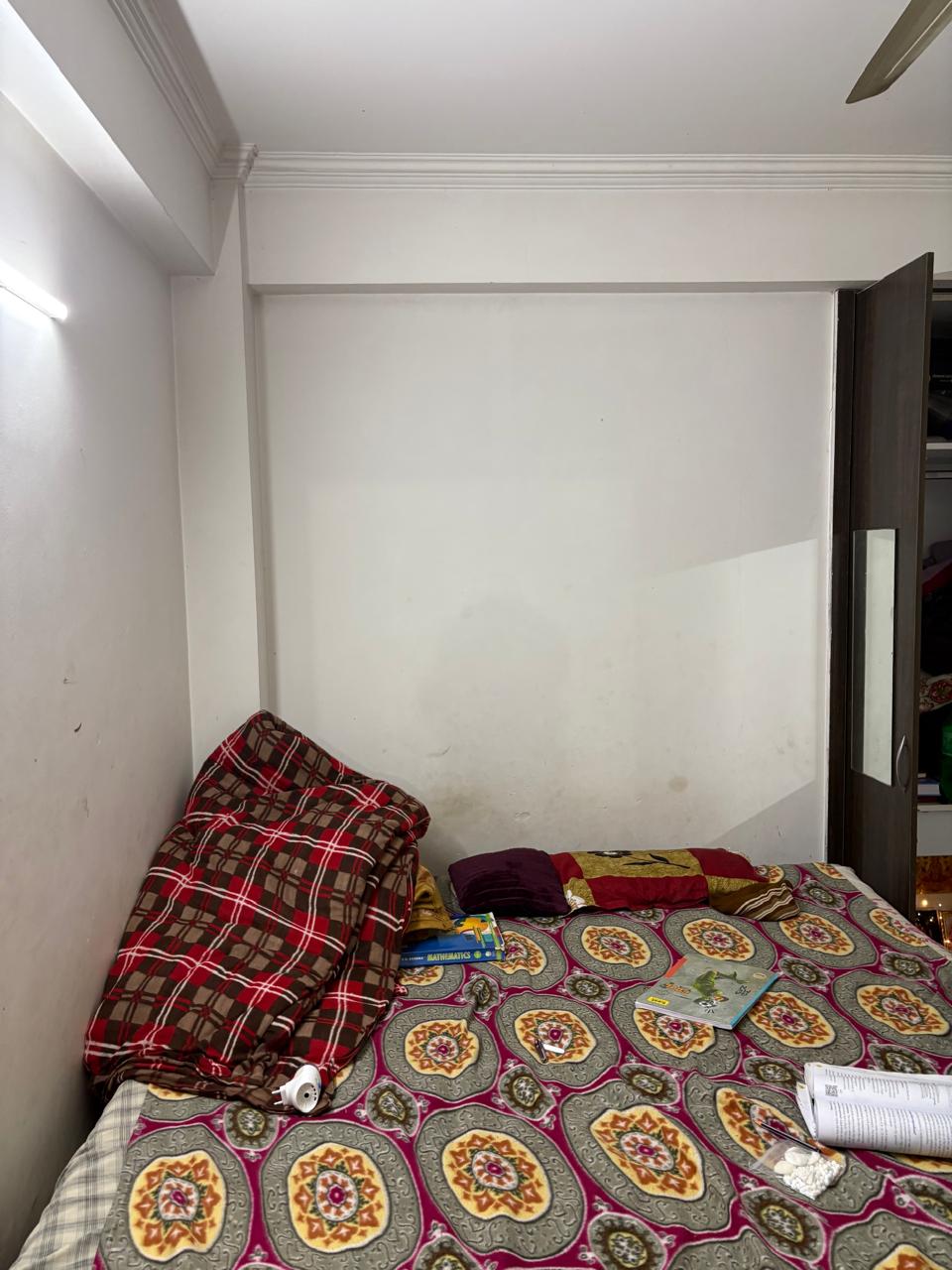 Amaatra Homes : 2 BHK Semi Furnished Flat For Sell in Sector 10, Noida Extension