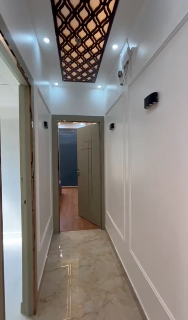 Amrapali Dream Valley : 2 BHK Fully Furnished Flat For Sell in TechZone 4, Noida Extension
