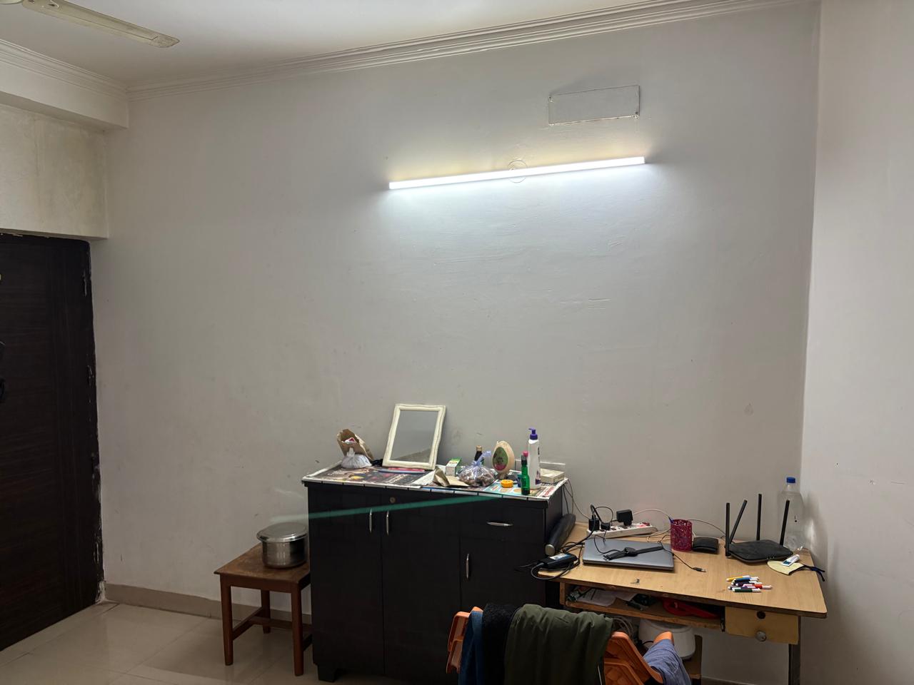 Amaatra Homes : 2 BHK Semi Furnished Flat For Sell in Sector 10, Noida Extension