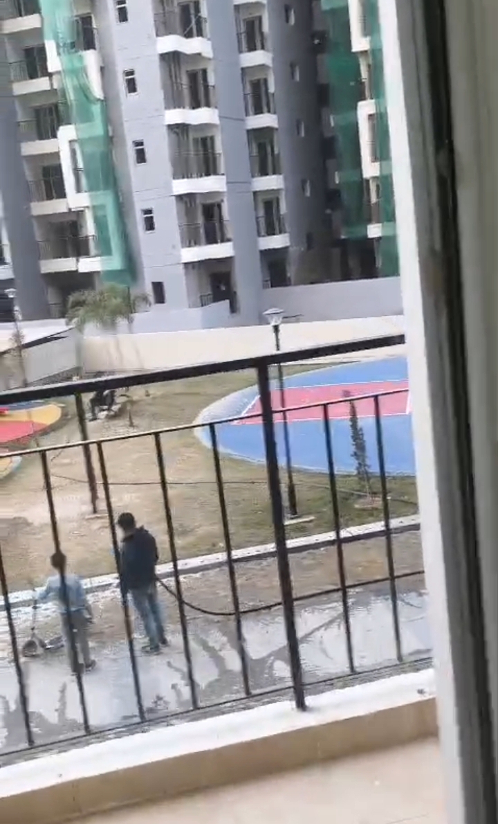 Amrapali Dream Valley : 2BHK Semi Furnished Flat For Rent in TechZone 4, Noida Extension