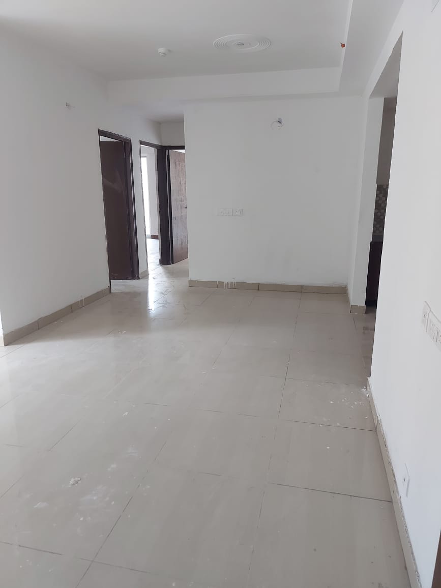 Amrapali La Residentia : 3BHK Semi Furnished Flat For Rent in TechZone 4, Noida Extension 