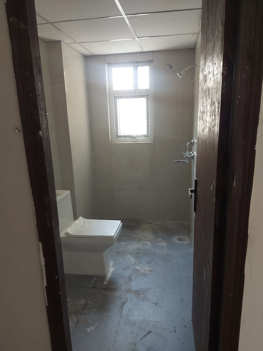 Amrapali La Residentia : 3BHK Semi Furnished Flat For Rent in TechZone 4, Noida Extension