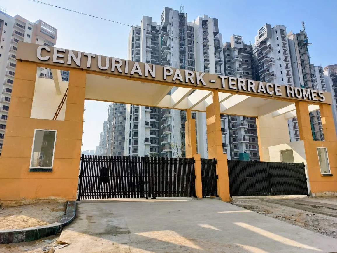 Amrapali Centurian Park : 3BHK Semi Furnished Flat For Rent in TechZone 4, Noida Extension 