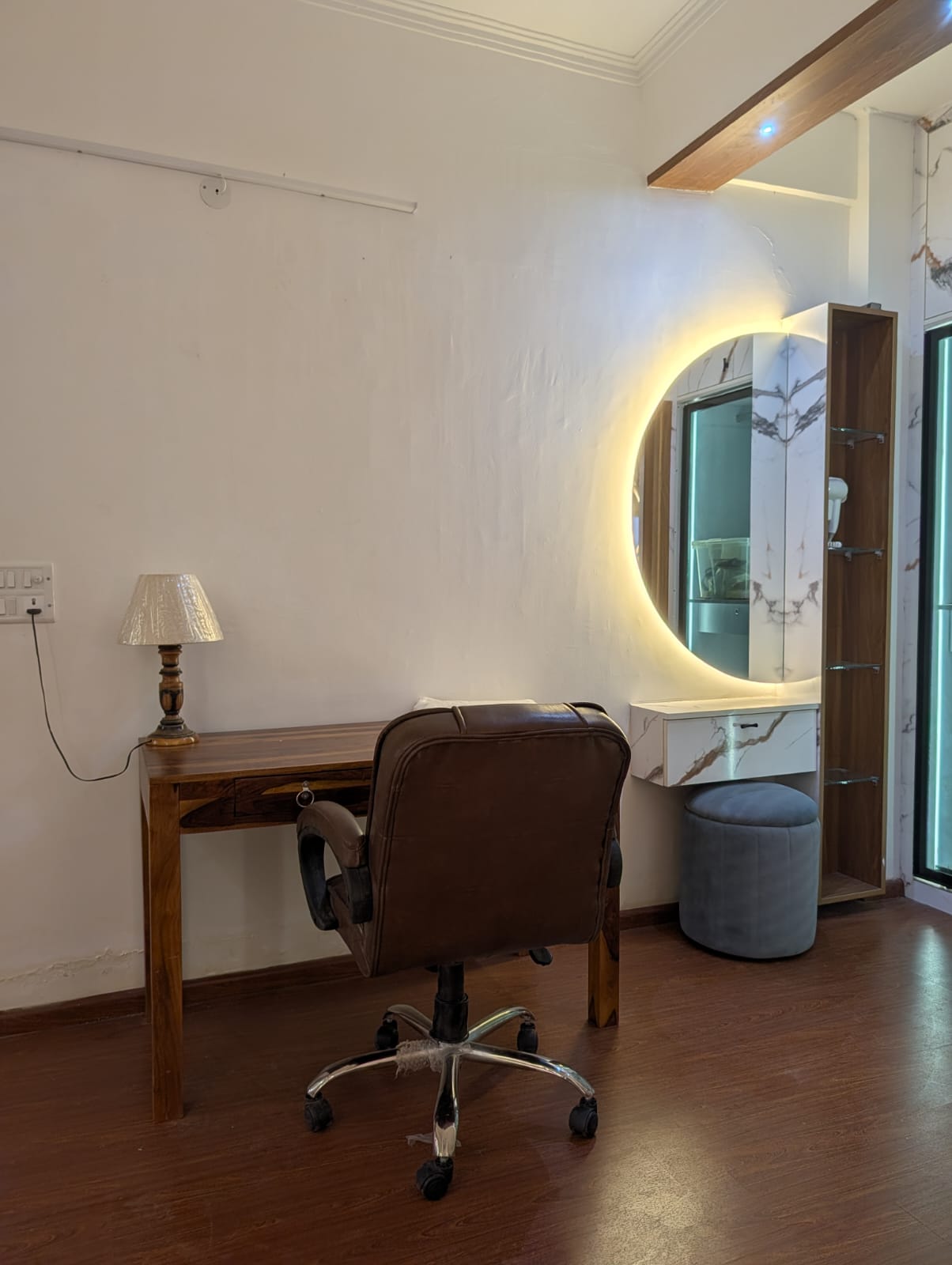 Amrapali Centurian Park : 3 BHK Fully Furnished Flat For Rent in TechZone 4, Noida Extension