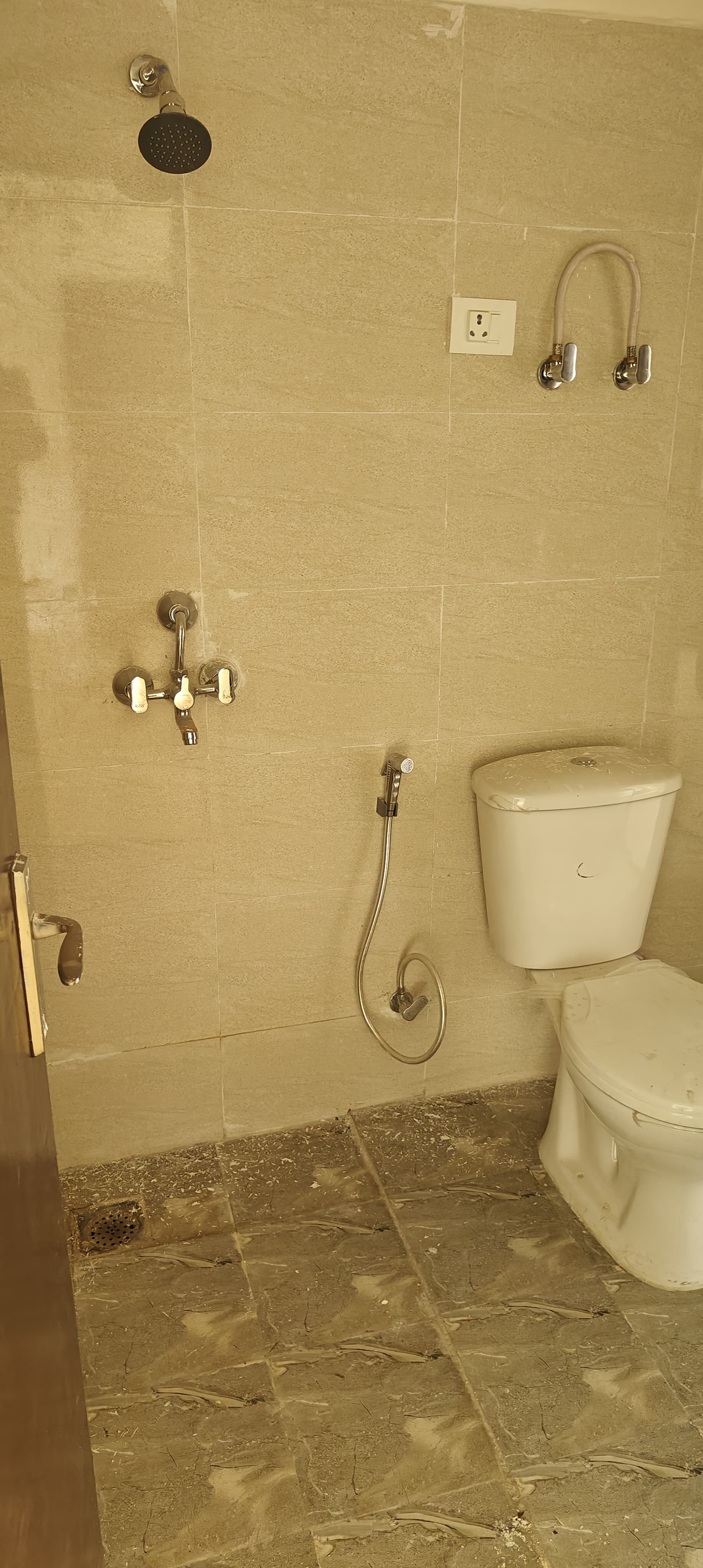 Amrapali Centurian Park : 3 BHK Semi Furnished Flat For Sell in TechZone 4, Noida Extension
