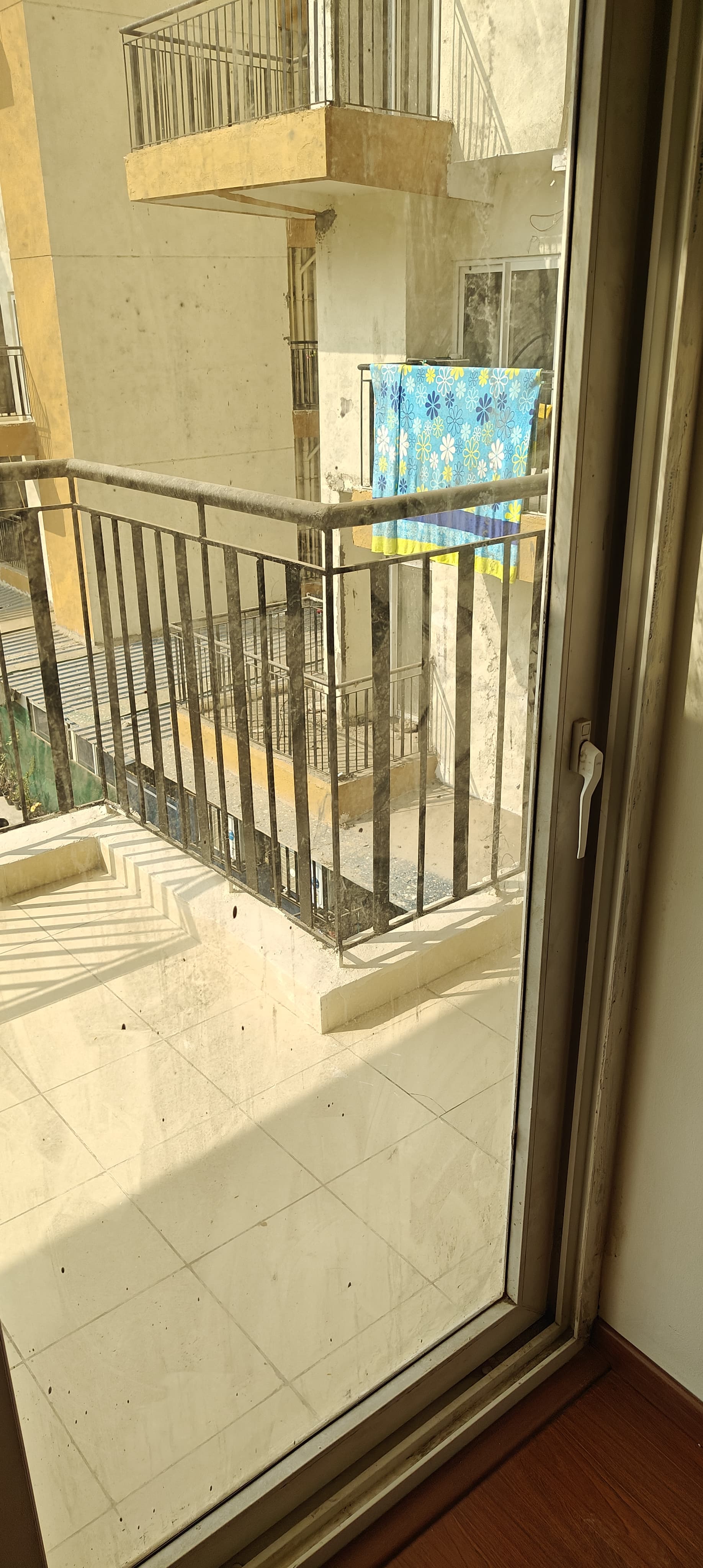 Amrapali Centurian Park : 3 BHK Semi Furnished Flat For Sell in TechZone 4, Noida Extension