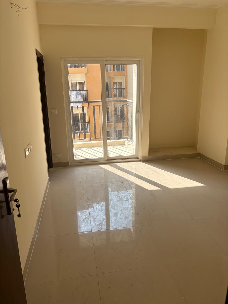Amrapali Centurian Park : 3 BHK UnFurnished Flat For Sell in TechZone 4, Noida Extension