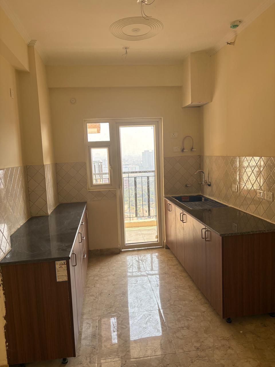 Amrapali Centurian Park : 3 BHK UnFurnished Flat For Sell in TechZone 4, Noida Extension