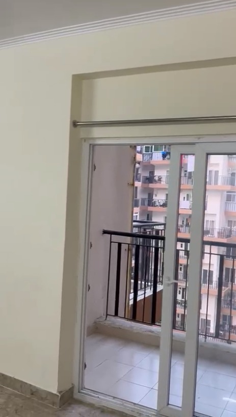 Amrapali Centurian Park : 3BHK Semi Furnished Flat For Rent in TechZone 4, Noida Extension