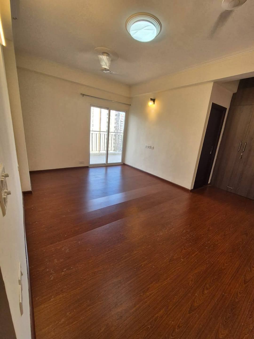 Amrapali Centurian Park Terrace Home : 4 BHK Semi Furnished Flat for rent in TechZone 4