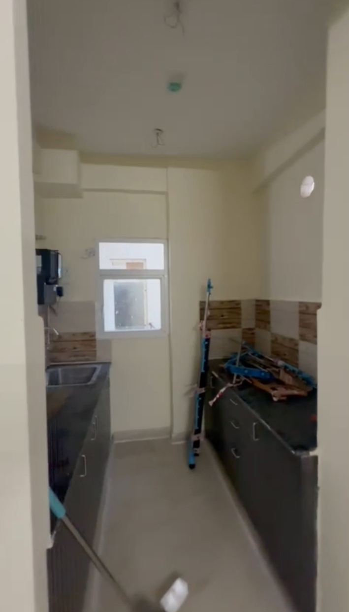 Amrapali Enchante : 2 BHK Semi Furnished Flat For Sell in TechZone 4, Noida Extension