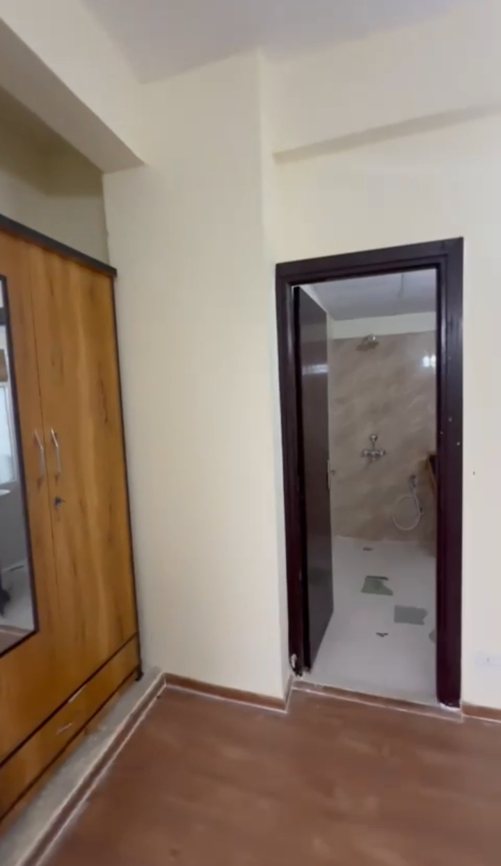 Amrapali Enchante : 2 BHK Semi Furnished Flat For Sell in TechZone 4, Noida Extension