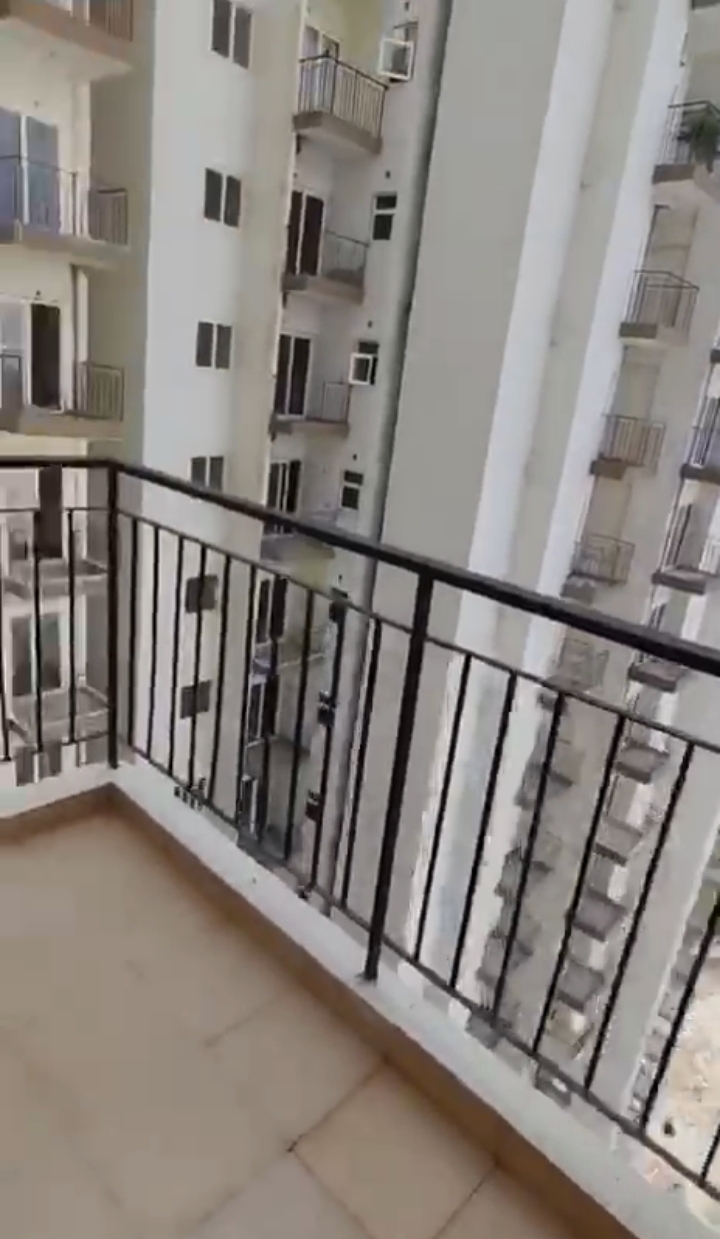 Amrapali Enchante : 3 BHK UnFurnished Flat For Sell in TechZone 4, Noida Extension 