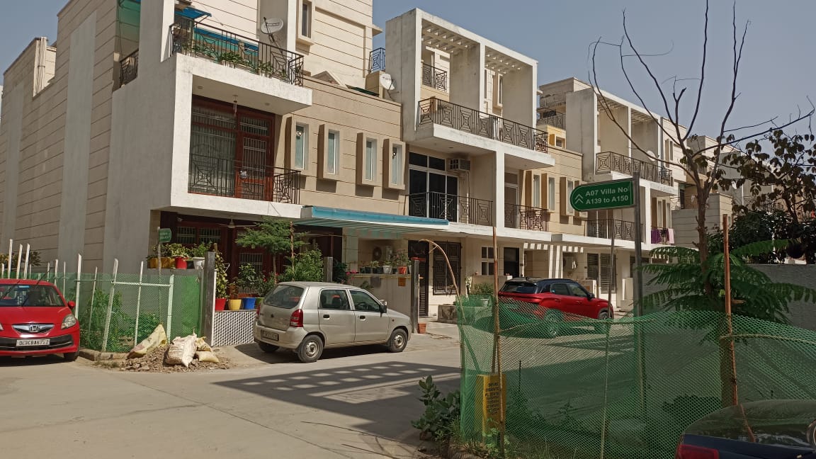 Amrapali Dream Valley : 1BHK Fully Furnished House For Rent in TechZone 4, Noida Extension