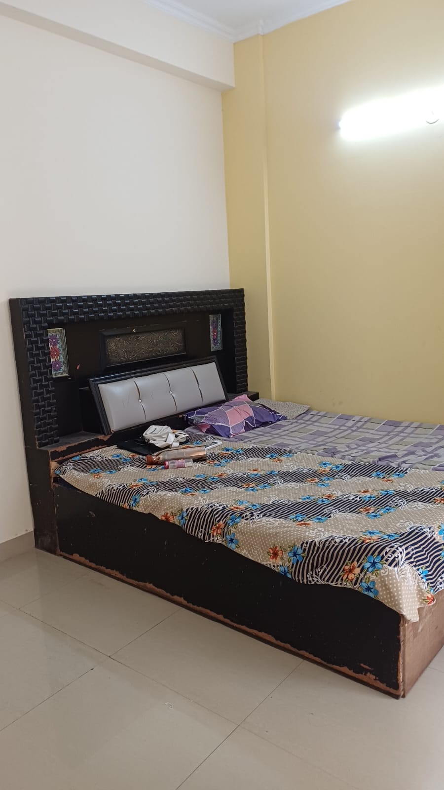 Amrapali Dream Valley : 1BHK Fully Furnished House For Rent in TechZone 4, Noida Extension