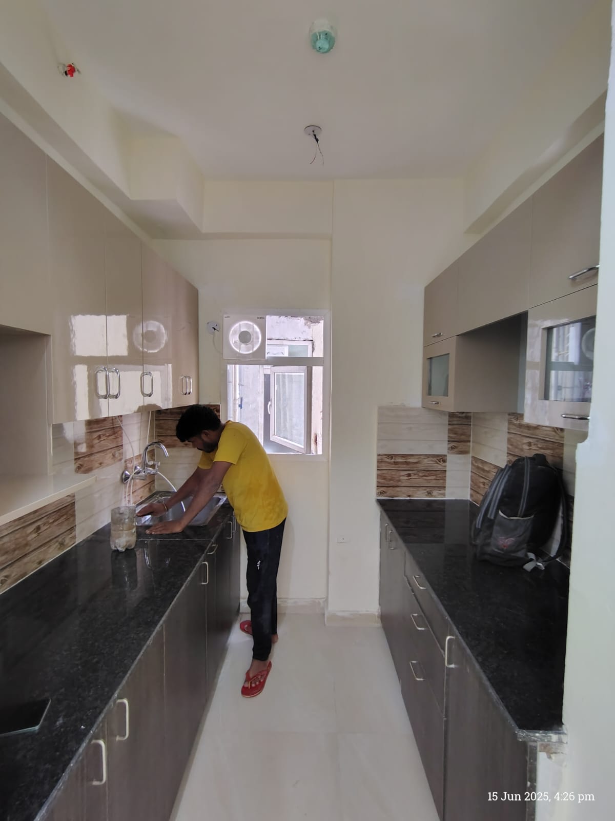 Amrapali Dream Valley: 2 BHK Flat for rent in TechZone 4, Noida Extension (3)