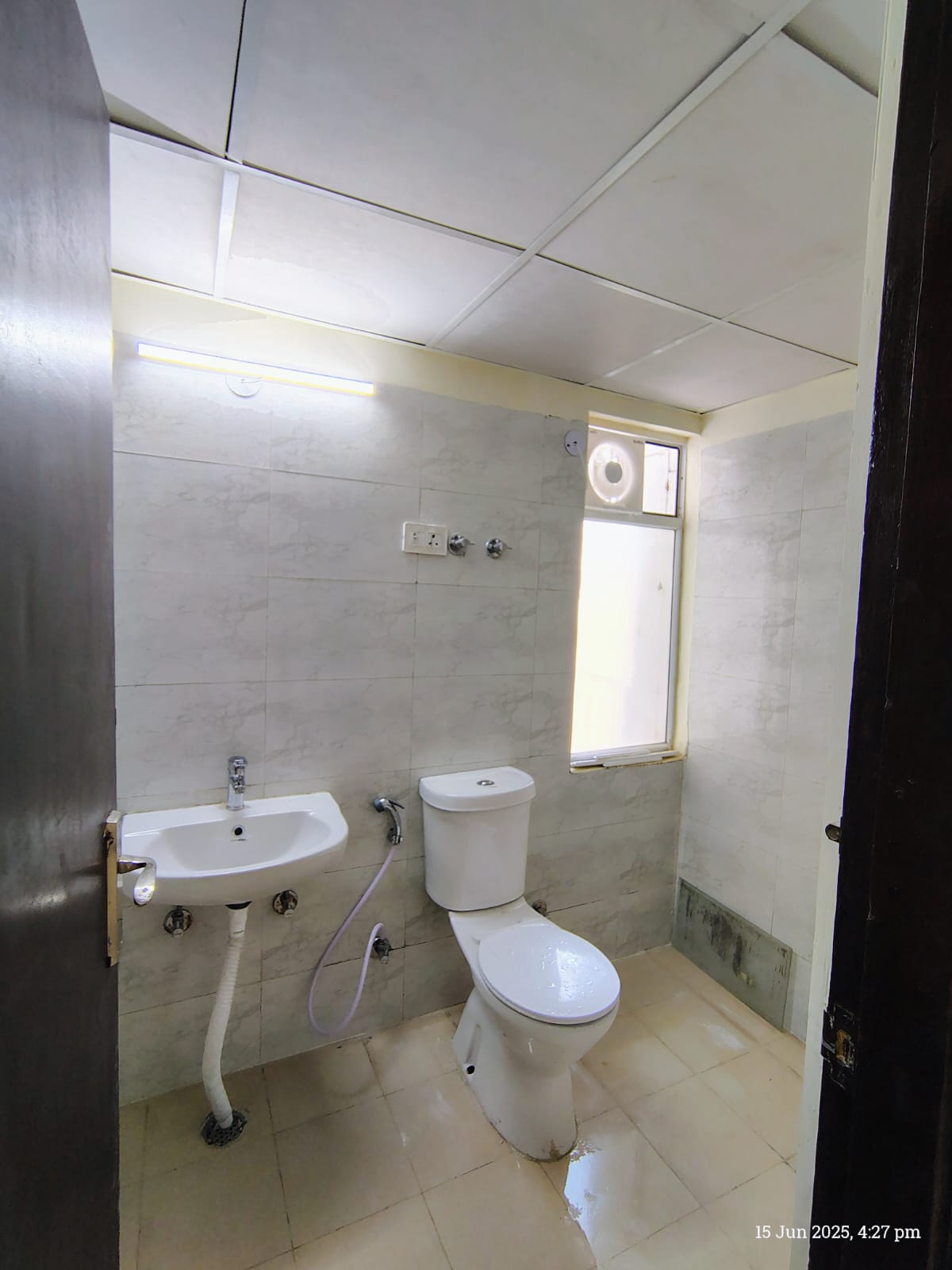 Amrapali Dream Valley: 2 BHK Flat for rent in TechZone 4, Noida Extension (3)