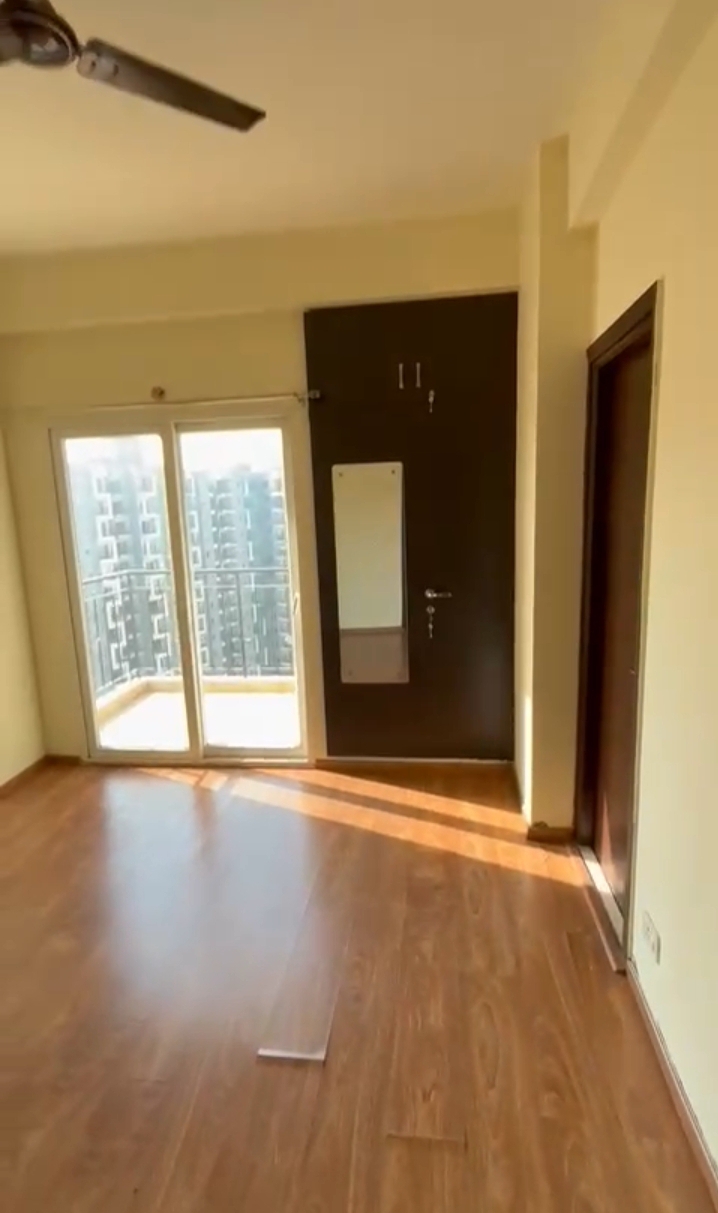 Amrapali Dream Valley : 2 BHK Semi Furnished Flat For Rent in TechZone 4, Noida Extension 