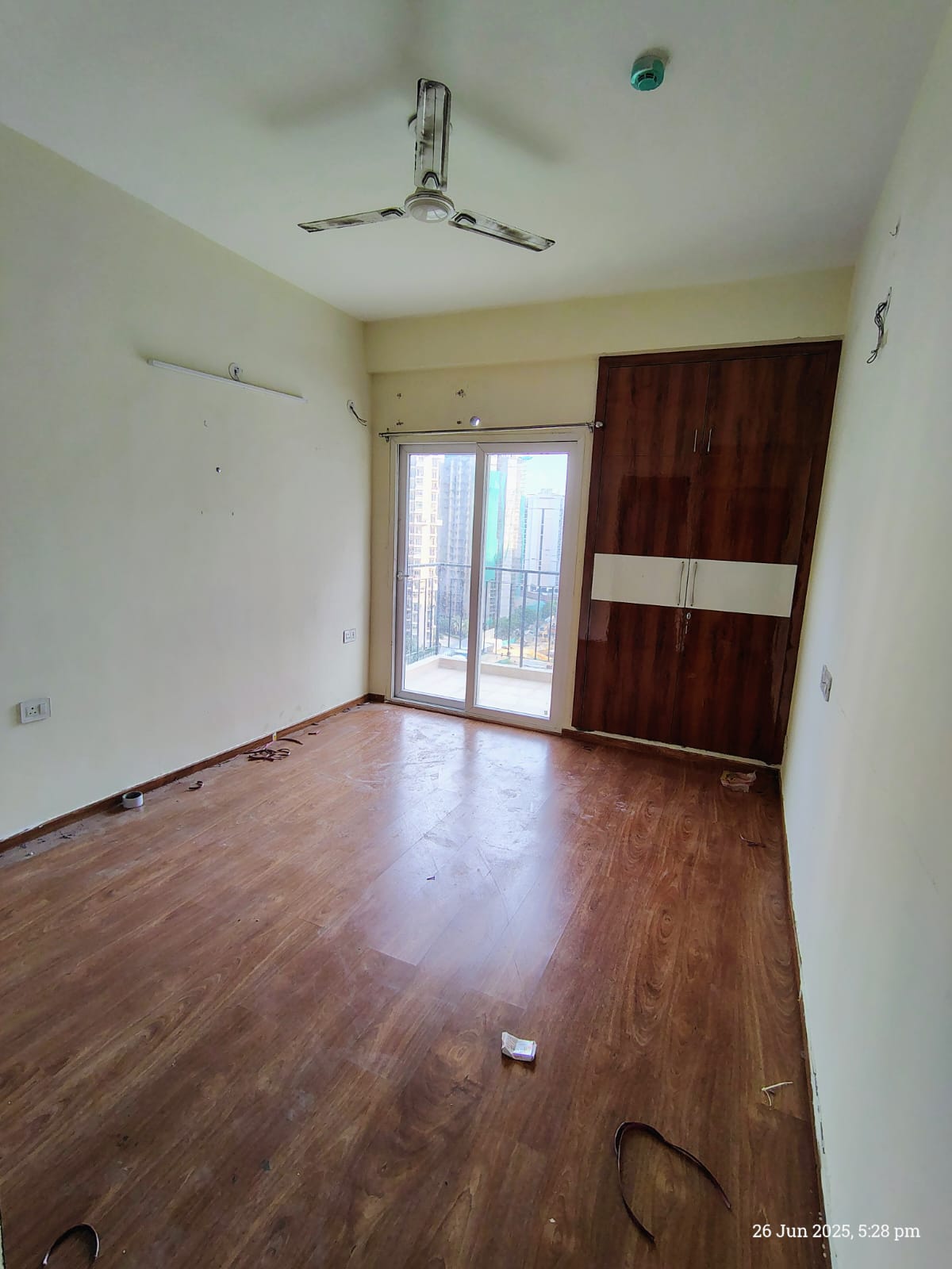 Amrapali Dream Valley : 2 BHK Semi Furnished Flat for rent in TechZone 4, Noida Extension (2)