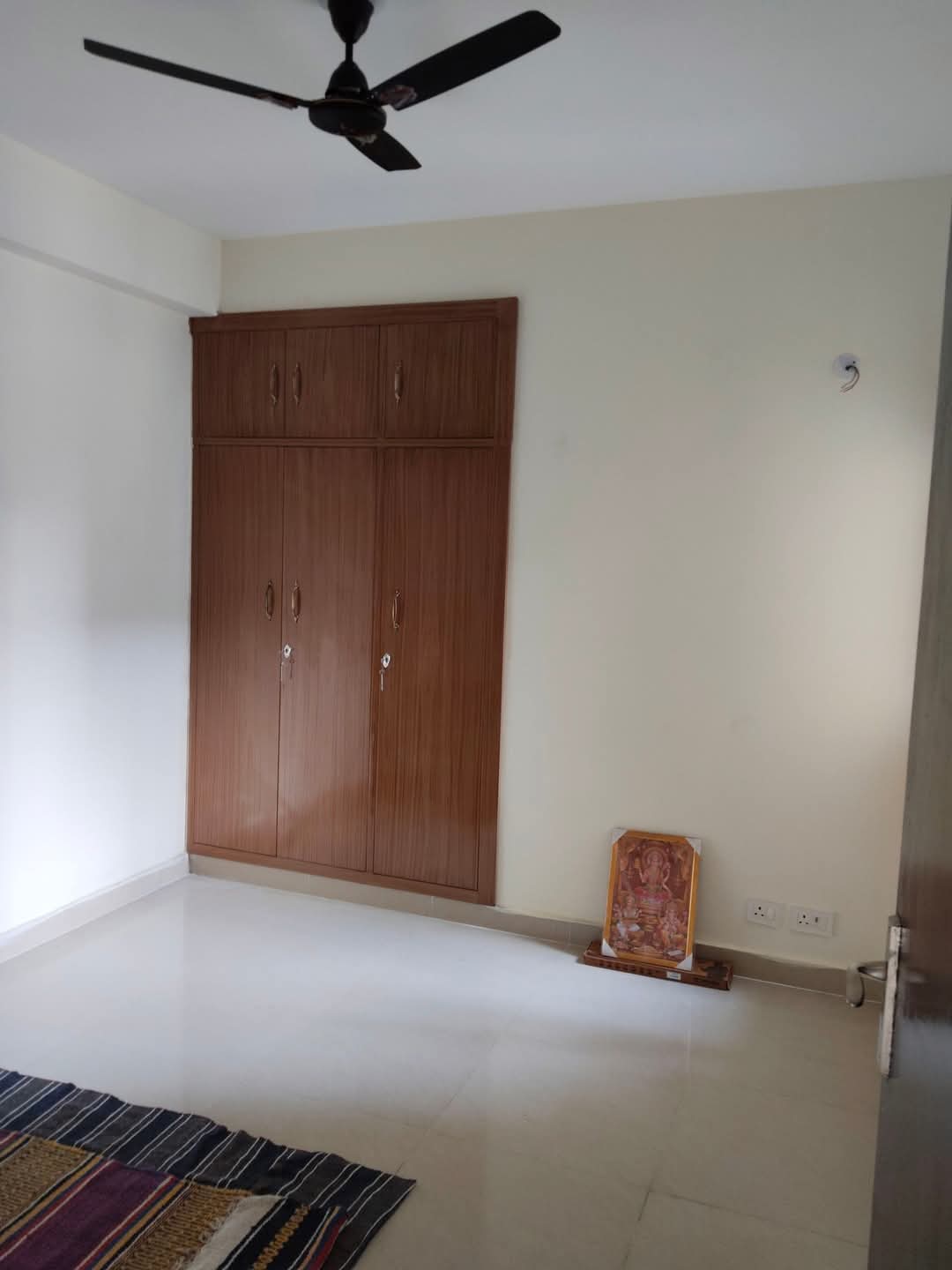 Amrapali Dream Valley : 2 BHK Semi Furnished Flat for rent in TechZone 4, Noida Extension