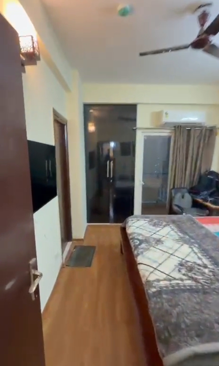 Amrapali Dream Valley : 2 BHK Semi Furnished Flat For Rent in TechZone 4, Noida Extension
