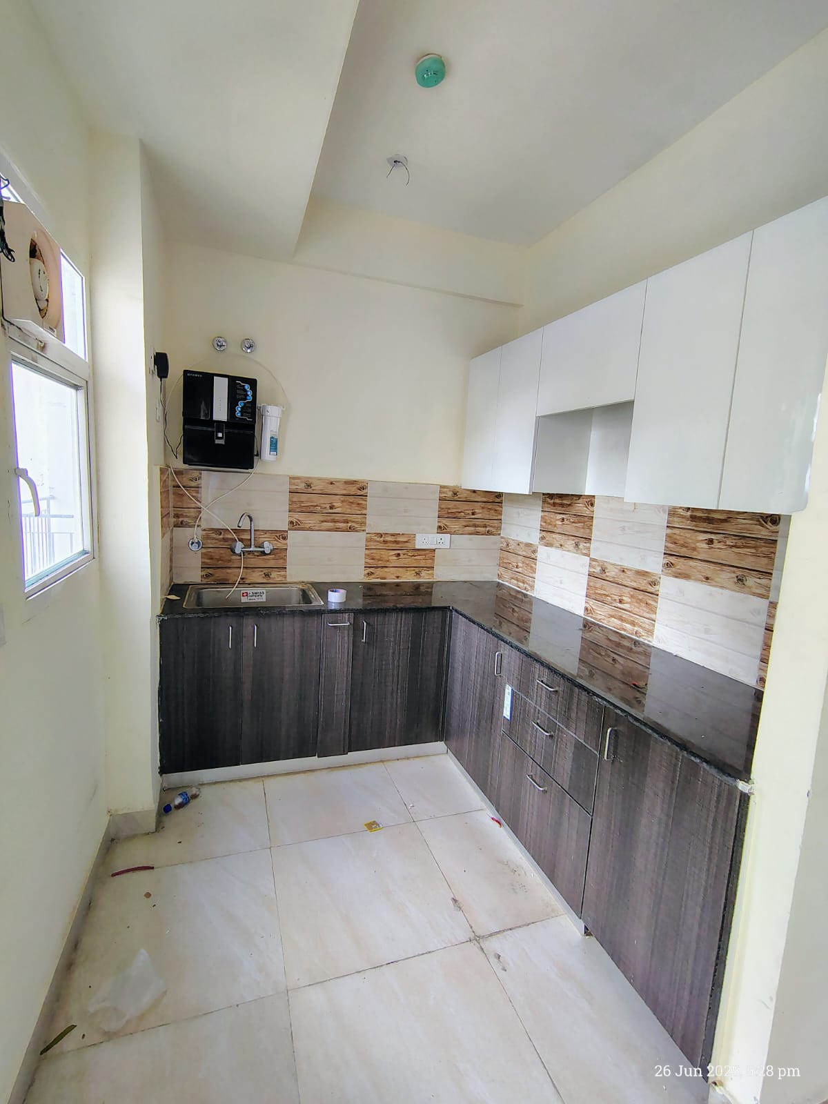 Amrapali Dream Valley : 2 BHK Semi Furnished Flat for rent in TechZone 4, Noida Extension (2)