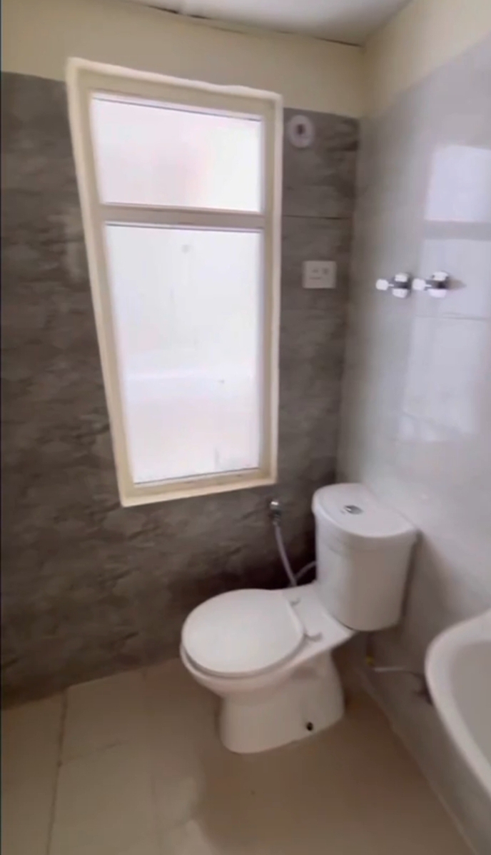 Amrapali Enchante : 2 BHK UnFurnished Flat For Sell in TechZone 4, Noida Extension
