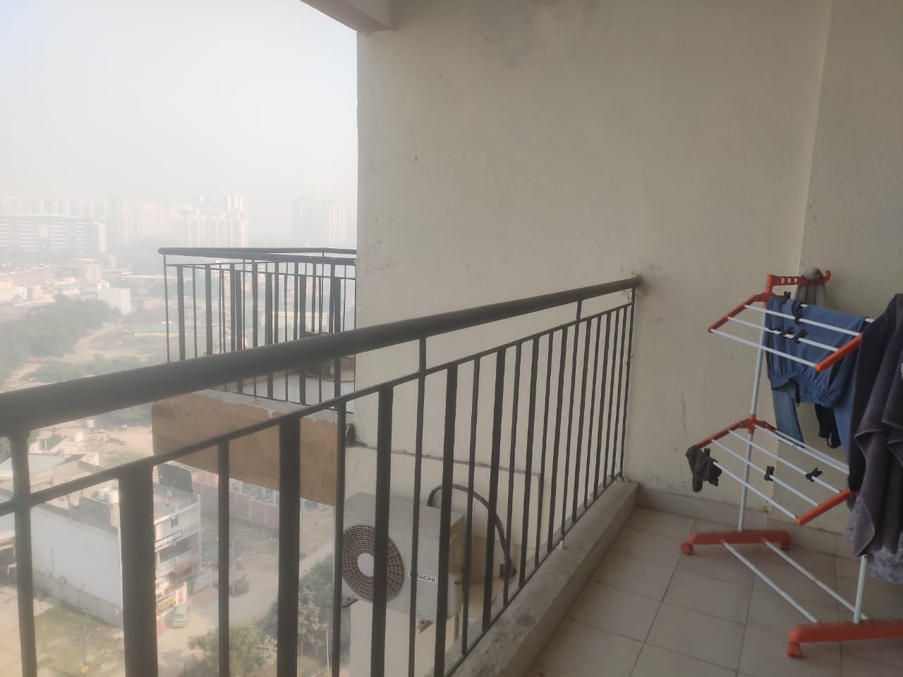 Amrapali Centurian Park : 1 Room in Preoccupied 2BHK Semi Furnished Flat For Rent in TechZone 4, Noida Extension